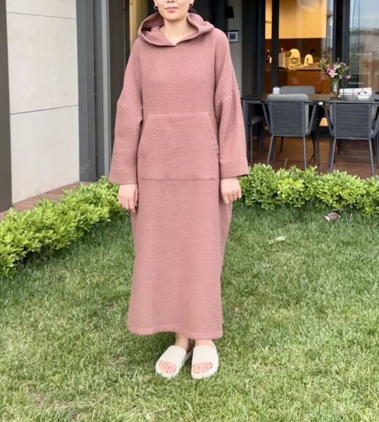 GİYİLEBİLİR WAFFLE KUMAŞ UZUN PLAJ HAVLUSU-BORNOZ