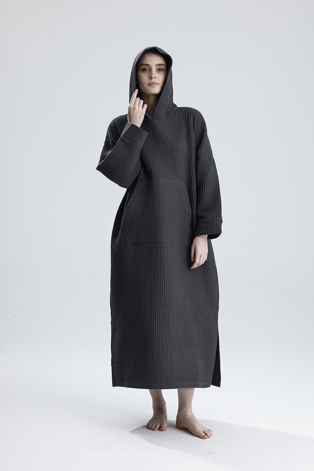 GİYİLEBİLİR FÜME UZUN WAFFLE KUMAŞ BORNOZ