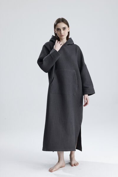 GİYİLEBİLİR FÜME UZUN WAFFLE KUMAŞ BORNOZ