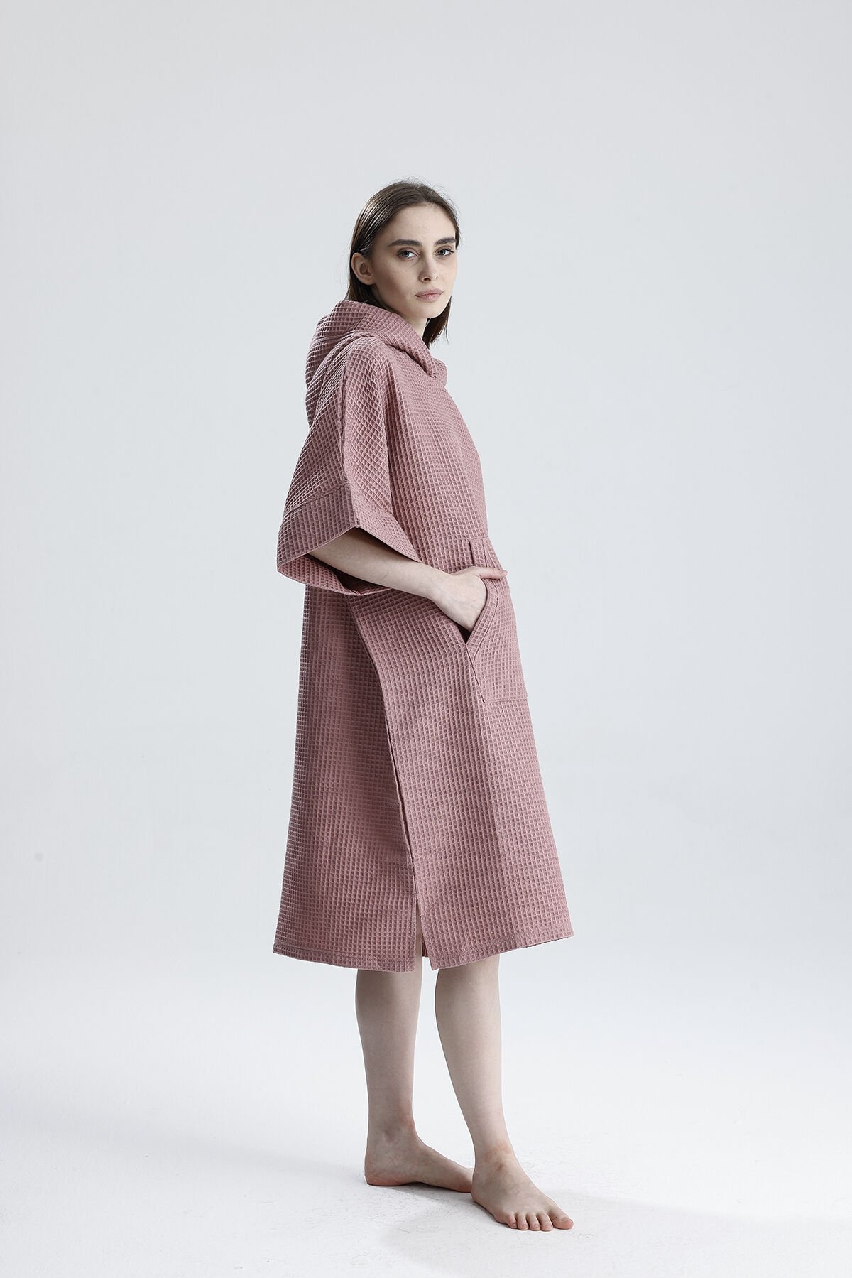 GİYİLEBİLİR PUDRA KISA WAFFLE BORNOZ