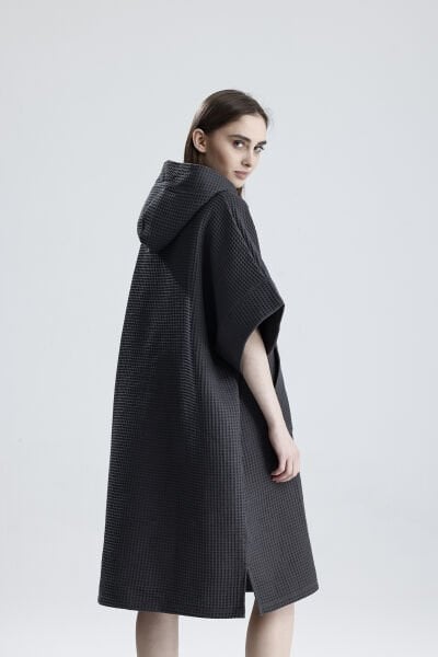 GİYİLEBİLİR FÜME KISA WAFFLE KUMAŞ BORNOZ