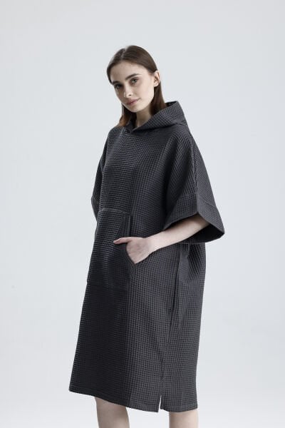 GİYİLEBİLİR FÜME KISA WAFFLE KUMAŞ BORNOZ