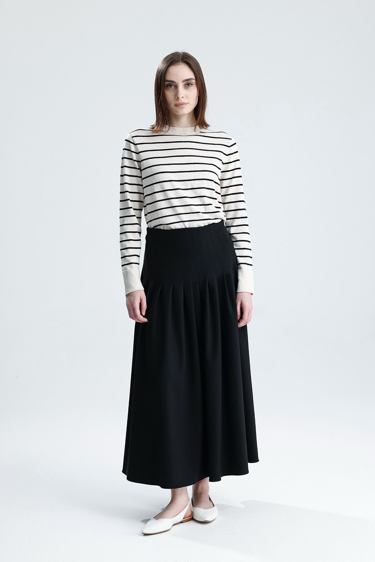 PİLELİ SİYAH ETEK