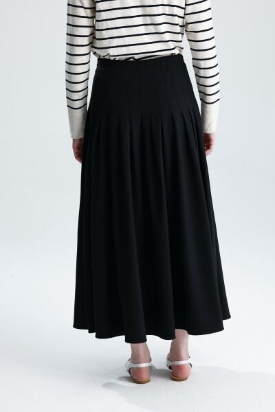 PİLELİ SİYAH ETEK