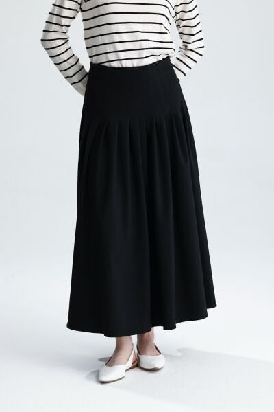 PİLELİ SİYAH ETEK