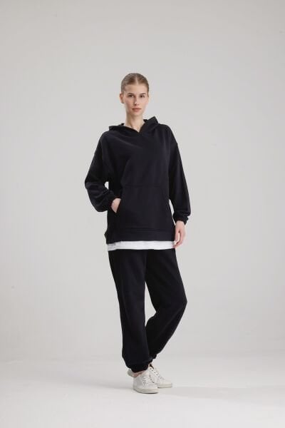 KAPÜŞONLU SİYAH EŞOFMAN TAKIMI