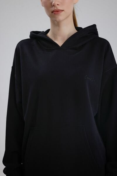 KAPÜŞONLU SİYAH EŞOFMAN TAKIMI