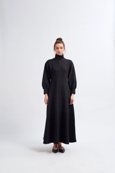 SİYAH BOĞAZLI ELBİSE