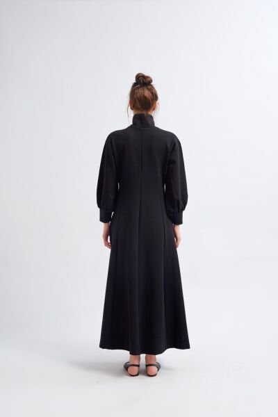 SİYAH BOĞAZLI ELBİSE