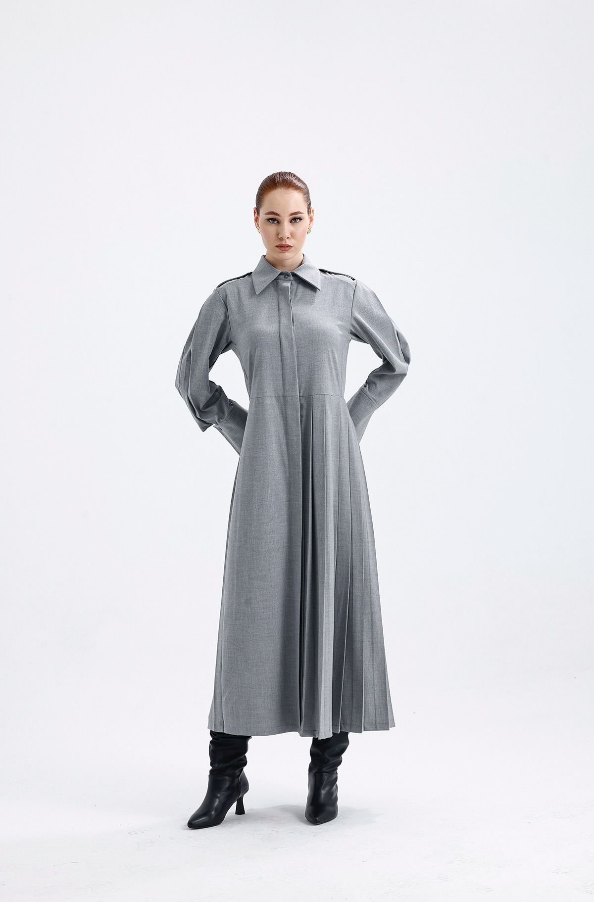GRİ PİLELİ ELBİSE